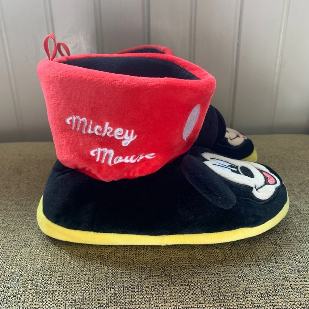 Disney Mickey Mouse Slippers Fabric Upper Size 11-12 Like New.